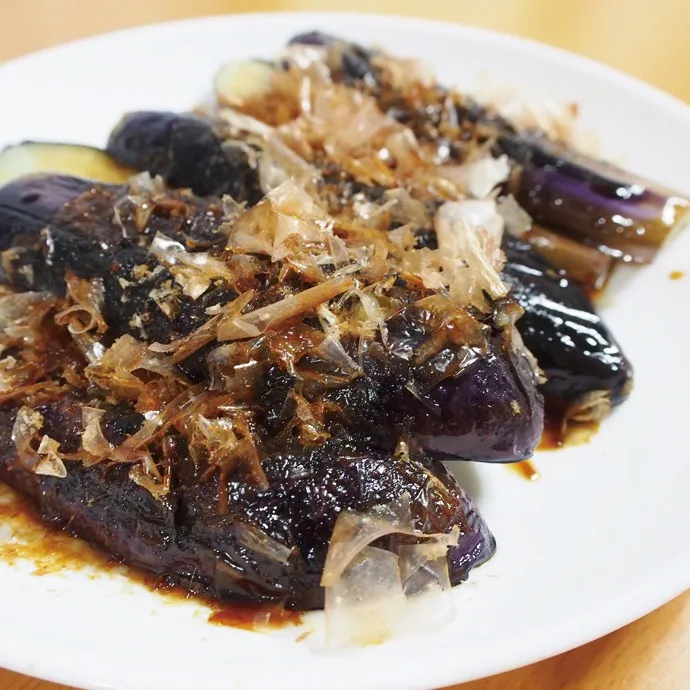 ナスは、夏野菜の中でも特にその存在感を放つ野菜です。