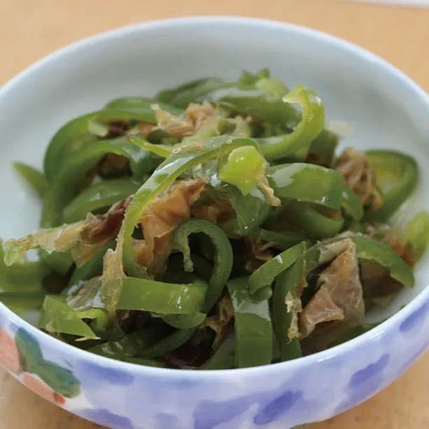 夏の食卓に彩りを添える「ピーマン」は、その鮮やかな緑が目にも...