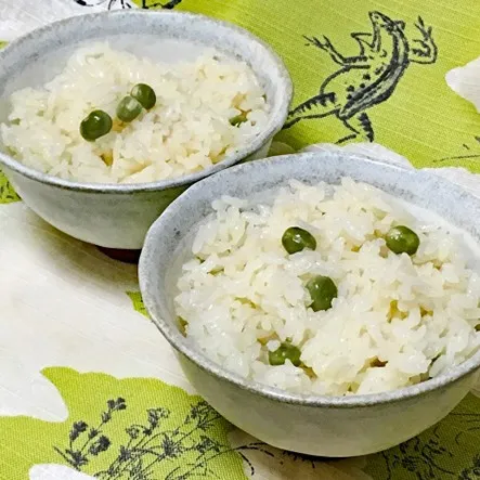 春になると、さまざまな新鮮な食材が市場に並びますが、その中で...